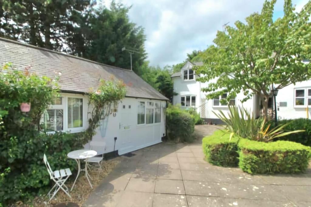 The Mews, Whetstone *